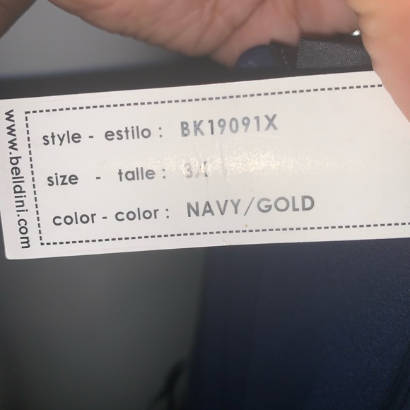 Top - Picture 5 of 7